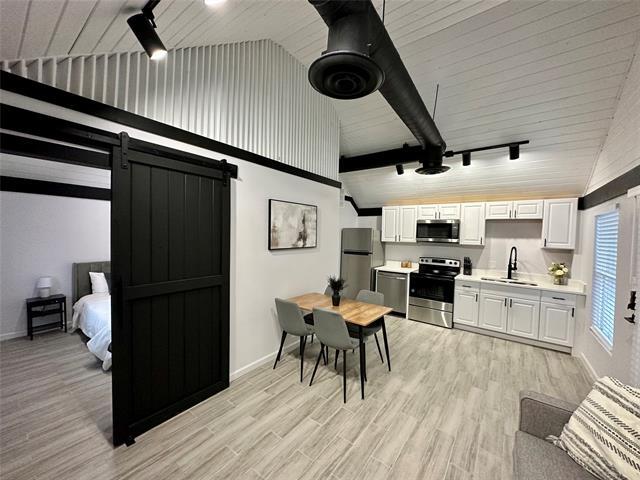 Foto del edificio - 3345 8th Ave