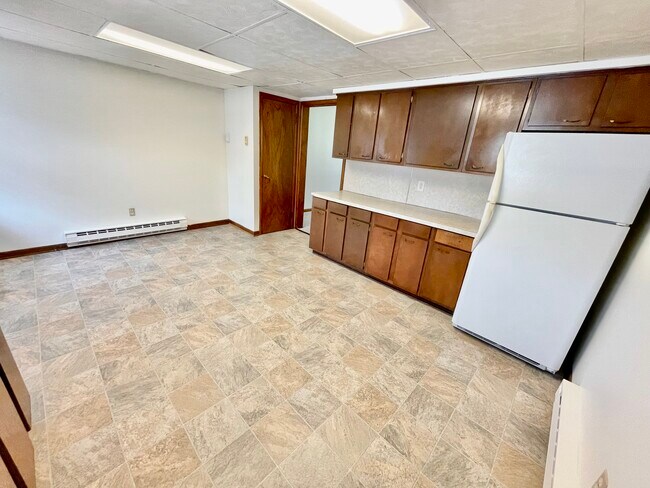 Building Photo - 38 Pleasant St