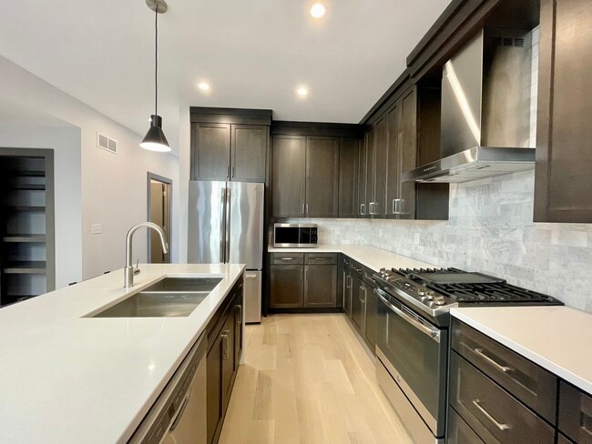 Building Photo - 1036 Missouri Ave