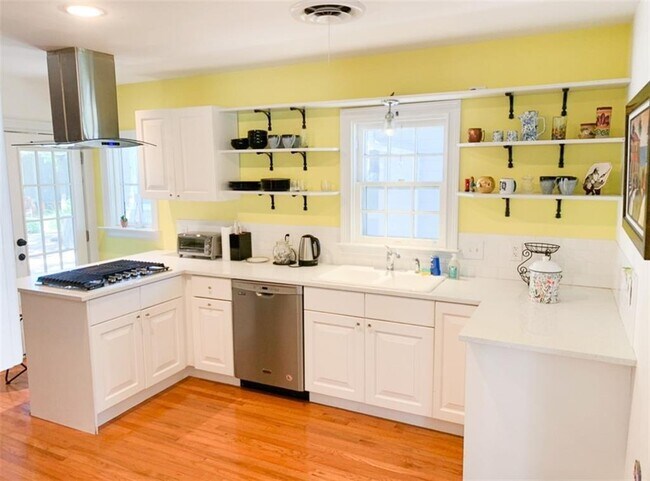 Foto del edificio - 915 E 38th St