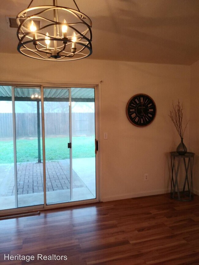 Building Photo - 4 br, 2 bath House - 315 Barcelona Dr