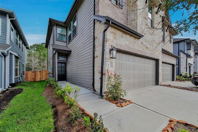 Building Photo - 555 Longleaf Pine Dr