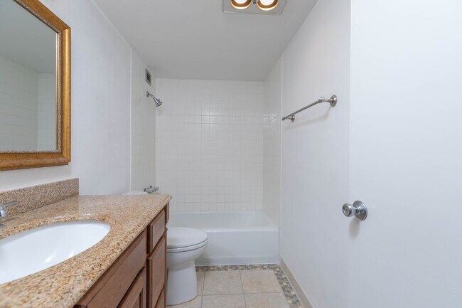 Building Photo - 7520 Hornwood Dr