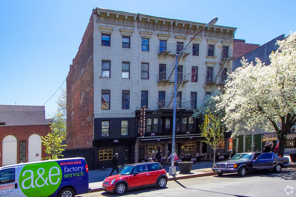 Foto del edificio - 328 Lenox Ave