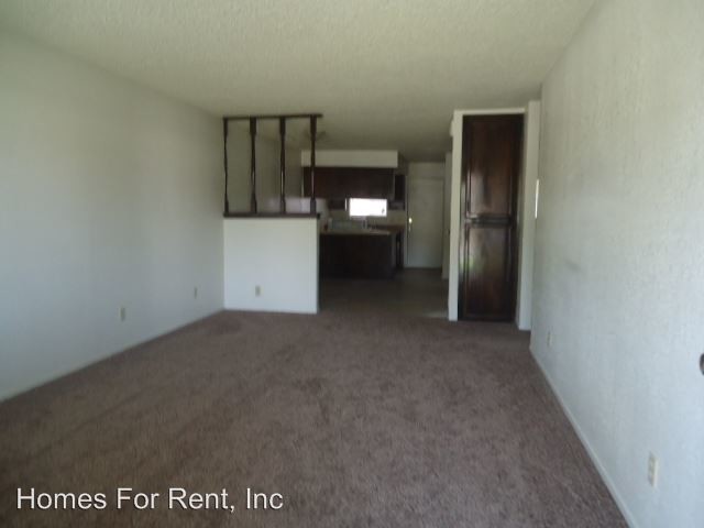 Foto del edificio - 2387 E Springville Ave