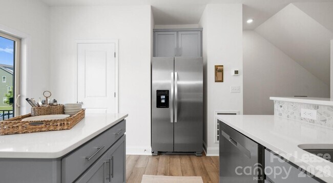 Foto del edificio - 2635 W Trade St