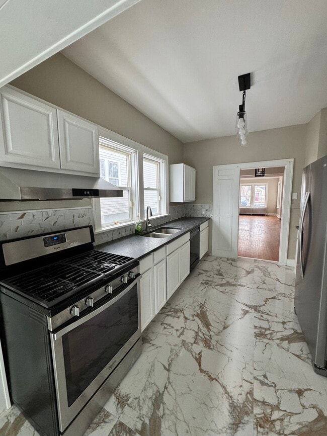 Foto del edificio - 131 Clermont St