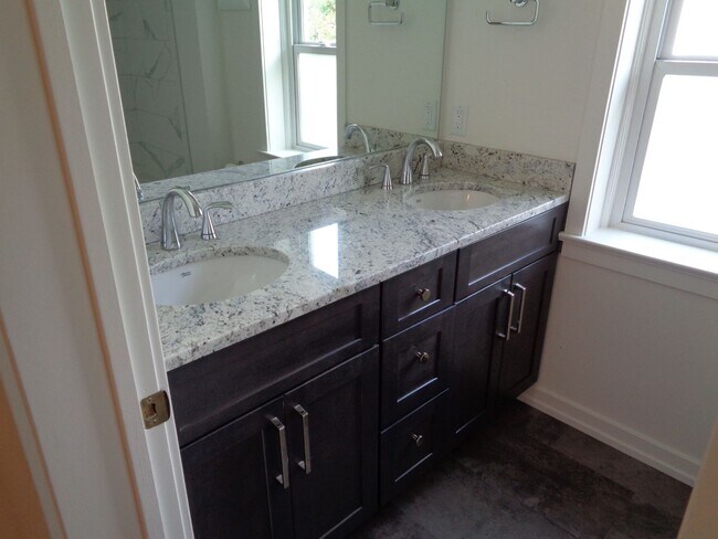 Bath 2 - 222 Birch Ave