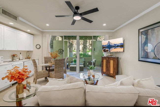 Building Photo - 78155 Cabrillo Ln