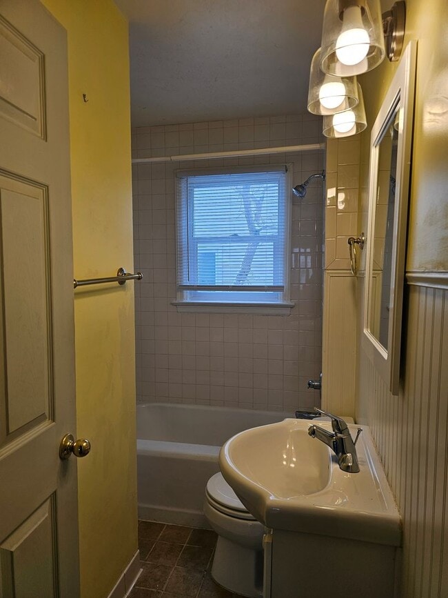 Foto del edificio - 915 W 28th St