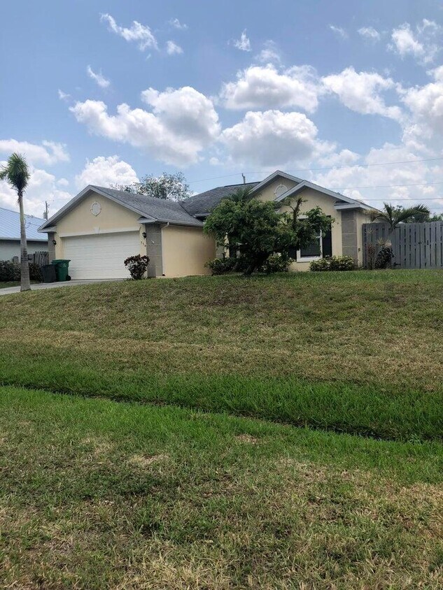 Foto principal - 534 SW Halibut Ave