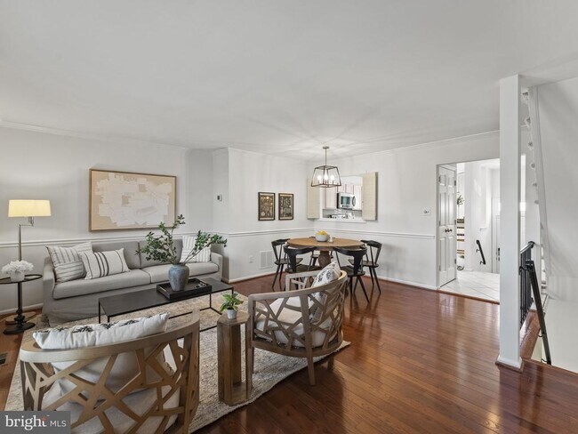 Foto del edificio - 8638 Dellway Ln