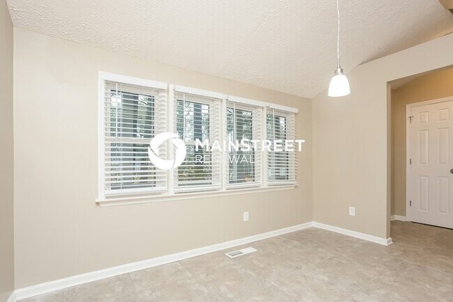 Foto del edificio - 3 Bedroom Pet-Friendly Home in Acworth, GA with Main Street Renewal