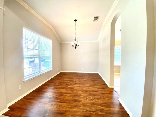 Foto del edificio - 5615 Brookhollow Oaks Trail