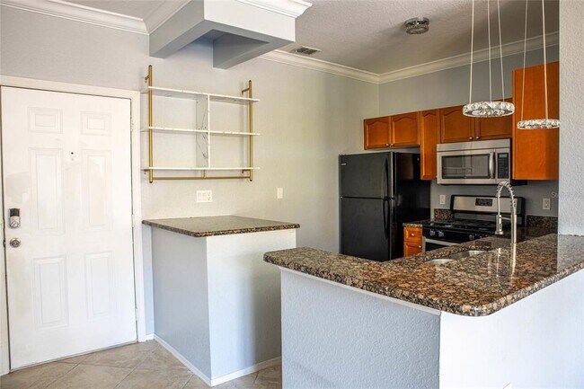 Building Photo - 2765 Via Cipriani St