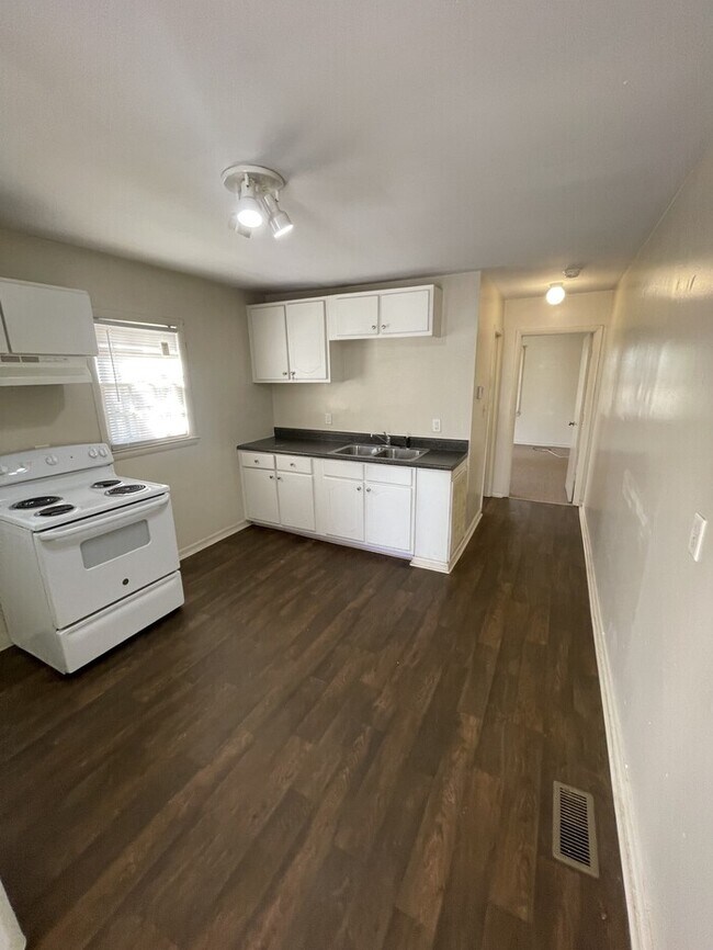 Foto del edificio - Duplex for Rent