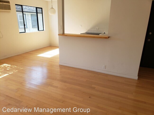 Building Photo - 410 N Hayworth Ave