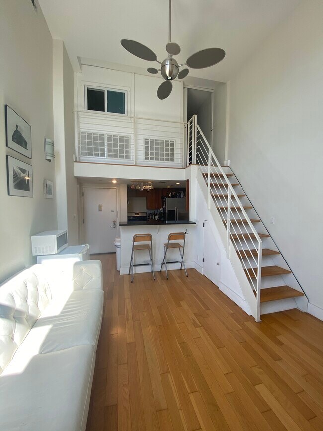 Sala de estar - 898 Metropolitan Ave