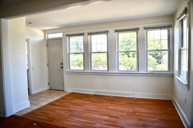 Building Photo - 3145 Cox Rd