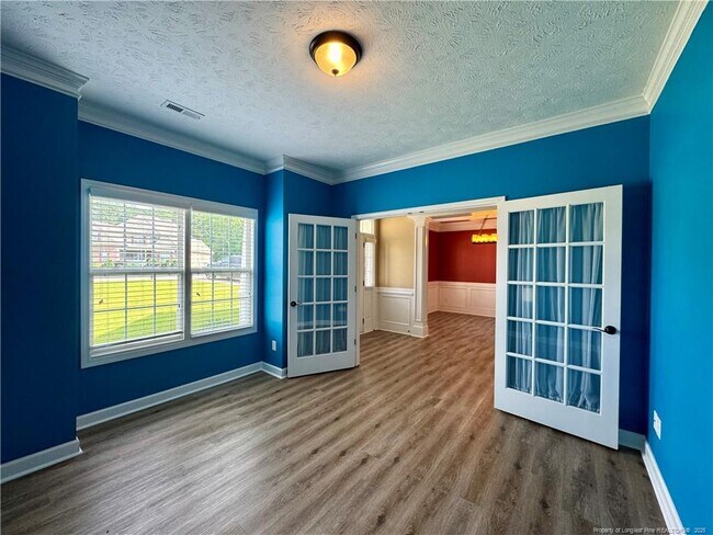 Foto del edificio - 380 Stansbury Dr