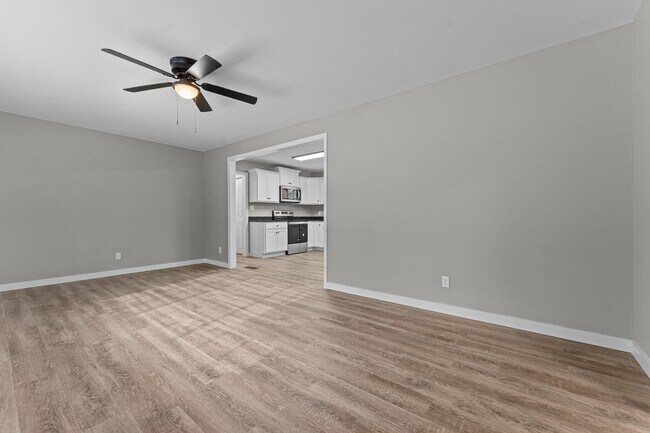 Foto del edificio - 6411 Ramsey Rd