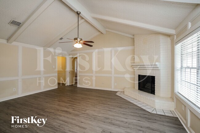 Foto del edificio - 23014 Whispering Willow Dr