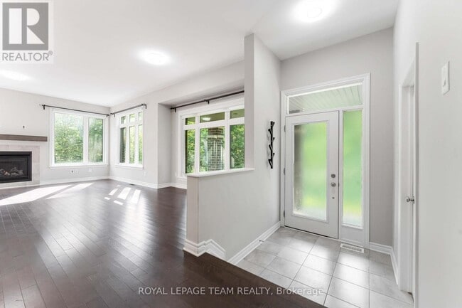 Building Photo - 562 Rowers Way