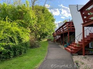 Foto principal - 9 Pine Orchard Rd