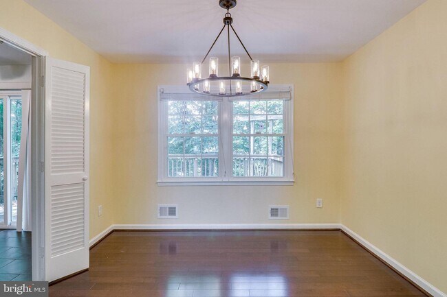 Building Photo - 7208 Briarcliff Dr