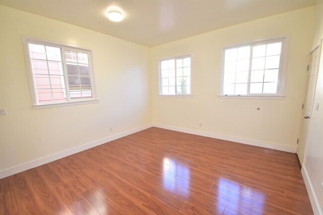 Foto del edificio - 1281 S Van Ness Ave