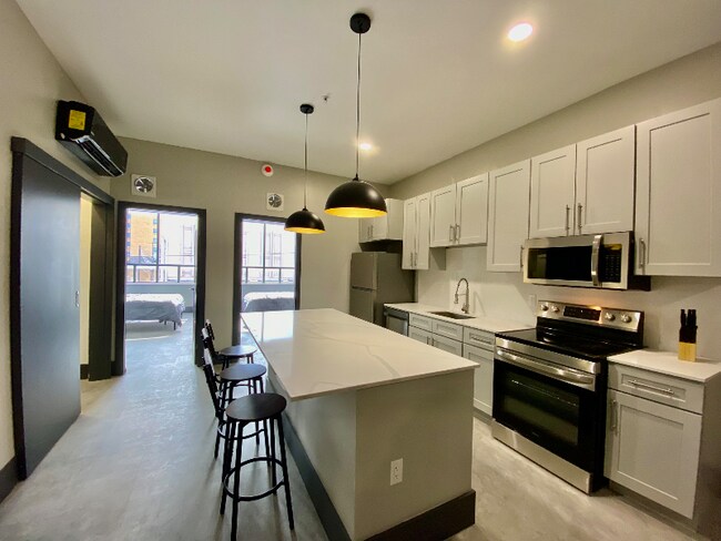 Foto del edificio - 116 E Randolph Ave