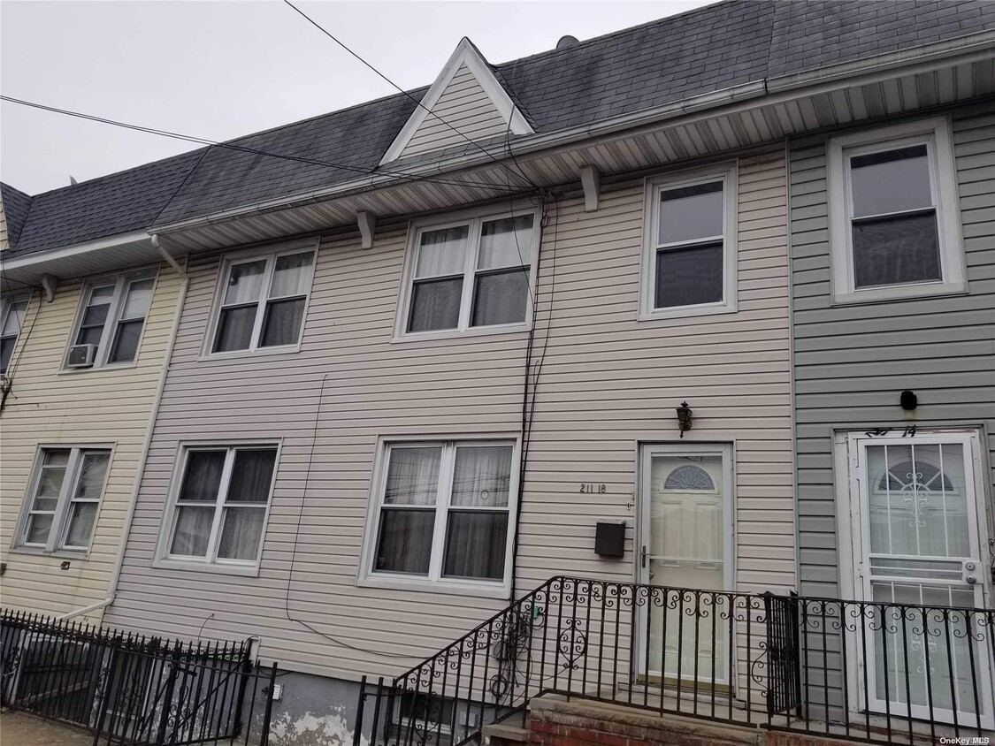 Foto principal - 211-18-211-99 99th Ave