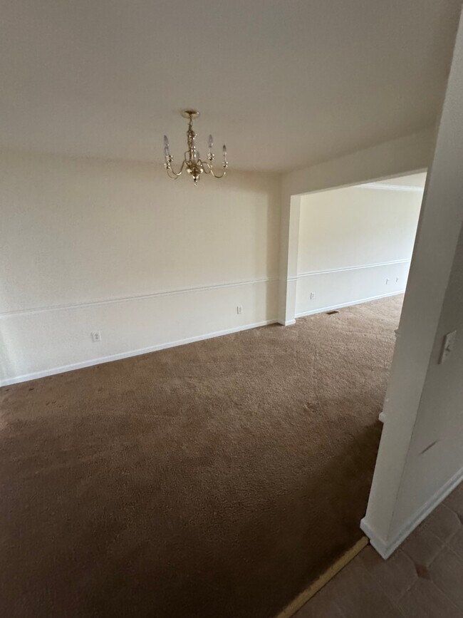 Foto del edificio - 25 Snead Dr