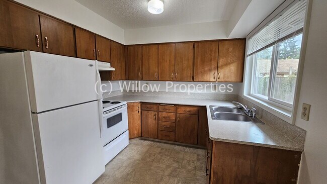 Building Photo - Cozy two bedroom duplex