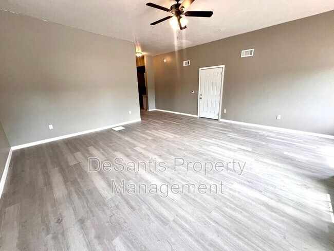 Building Photo - 1020 Duss Avenue