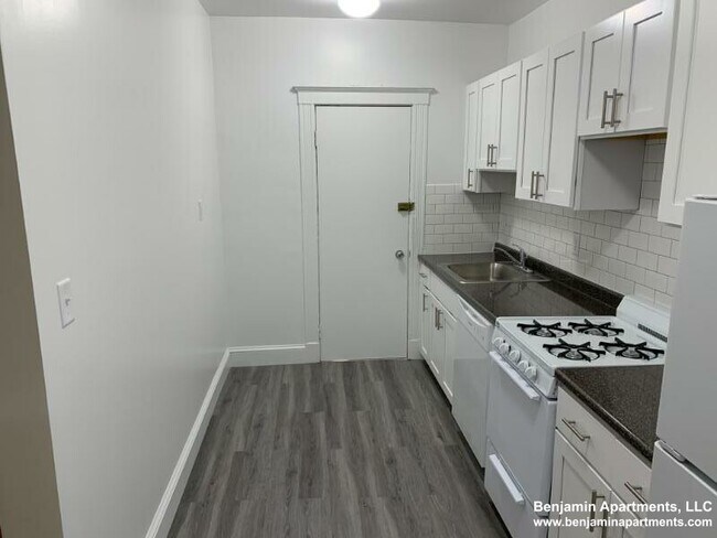 Building Photo - 4 Vinal St