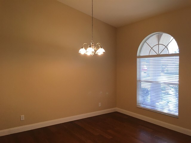 Foto del edificio - 2828 Laurel Leaf Dr