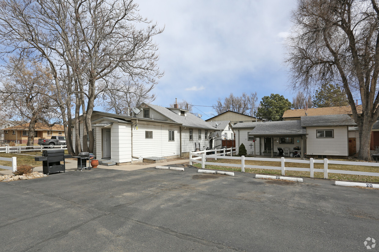 Building Photo - 8520 W 52nd Ave