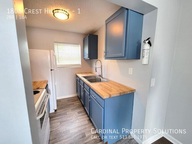 Building Photo - NEWLY UPDATED 2-BEDROOM IN ROSELAWN