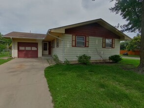 Building Photo - 3456 S Everett St