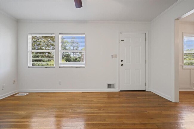 Foto del edificio - 2311 Robin Ln SE