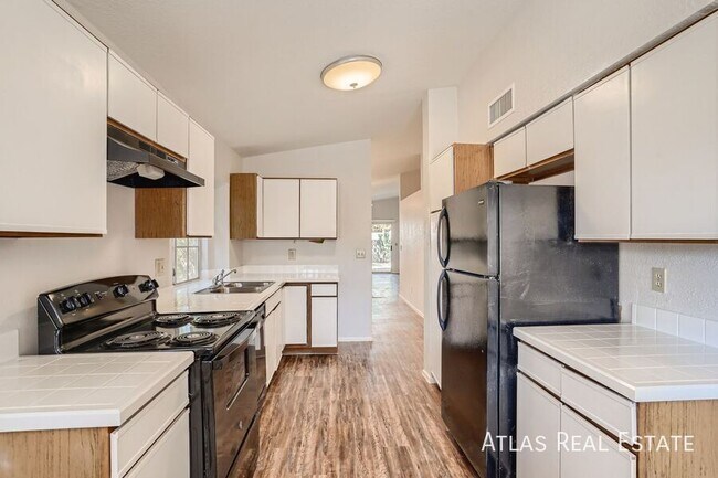 Building Photo - 5084 W Blackbird Dr