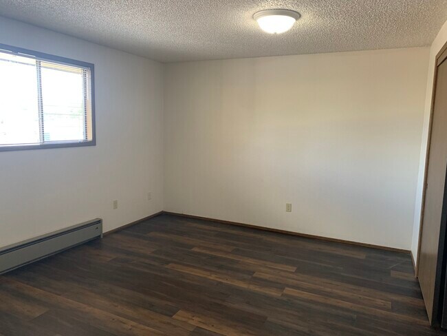 Building Photo - 401 La Villa Dr
