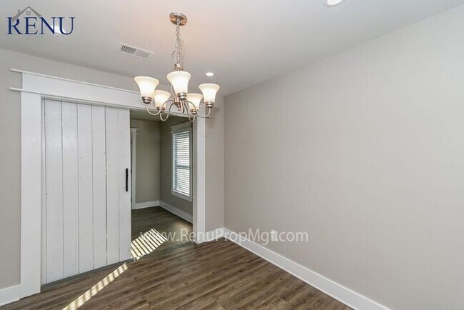 Building Photo - Now available 4 bedrooms 3 baths