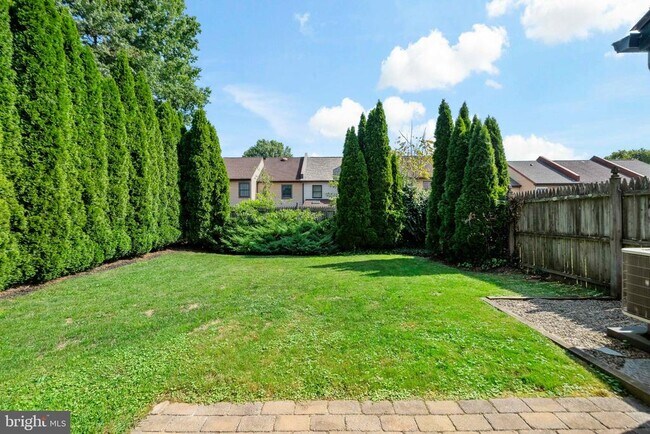 Building Photo - 172 Kenton Dr