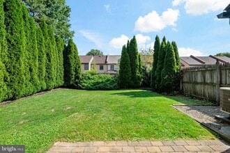 Building Photo - 172 Kenton Dr