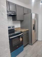 Building Photo - 4033 Porter Ave