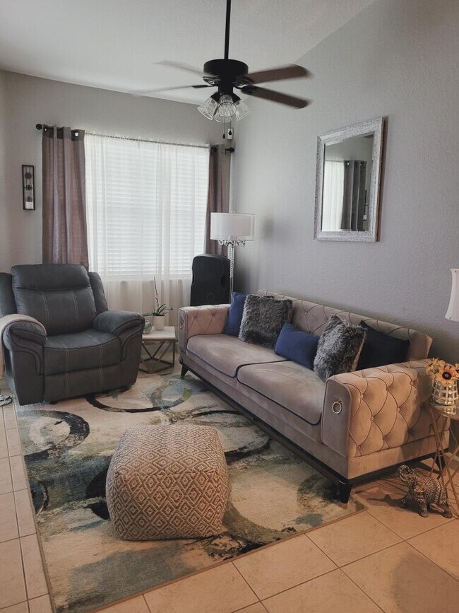 Building Photo - 3019 Laurel Ridge Cir