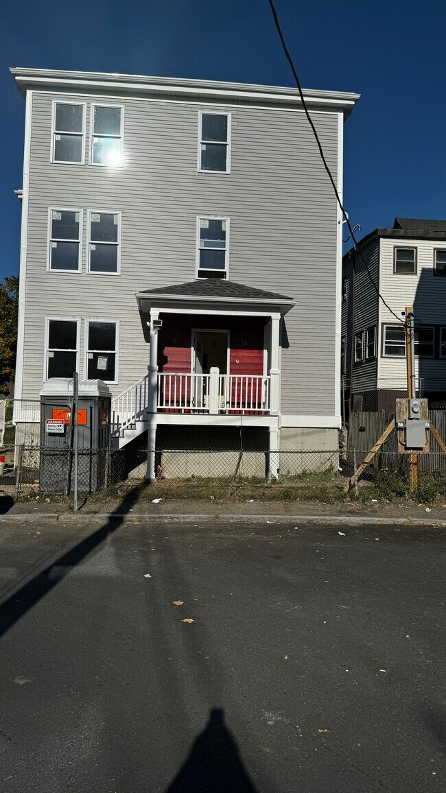Building Photo - 13 Valley Ave
