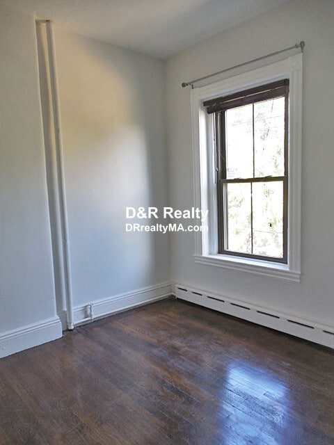 Building Photo - 106 Willow St